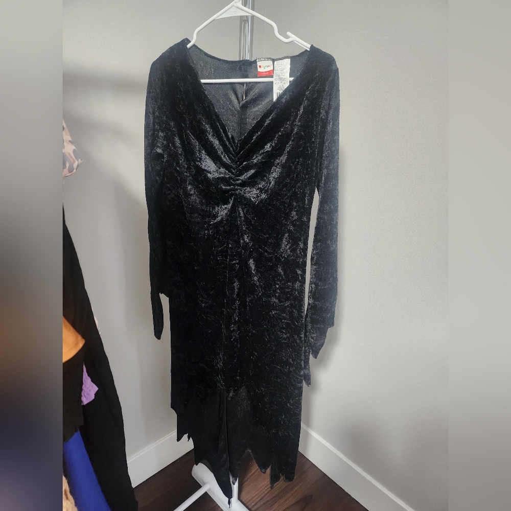 HALLOWEEN COSTUME Black Sleeveless V-neck Cocktail Gown And Head Horns
